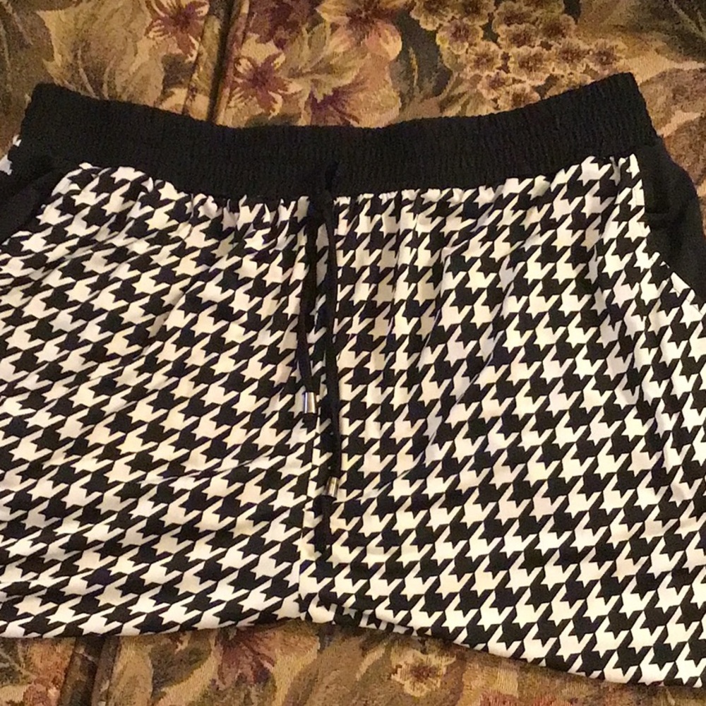 Athletic pants